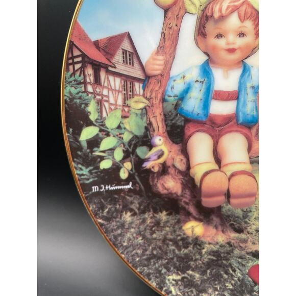 Vintage 1992 MJ Hummel Apple Tree Boy and Girl Plate - Picture 4 of 4